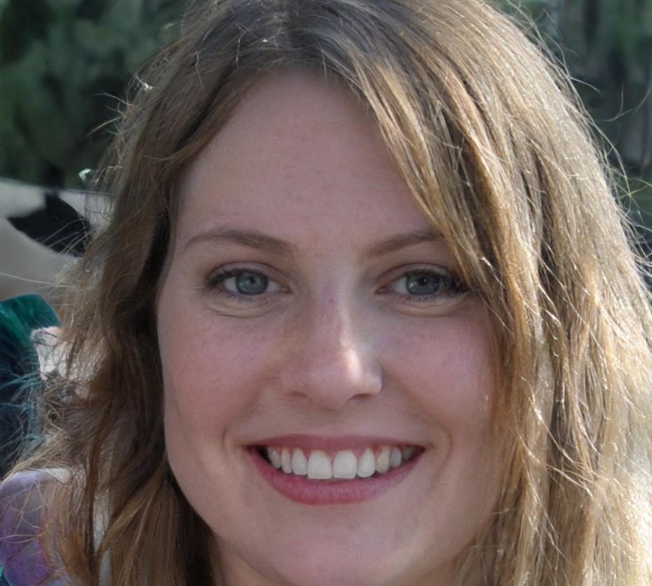 Annika Järvinen lächelt warmherzig in die Kamera